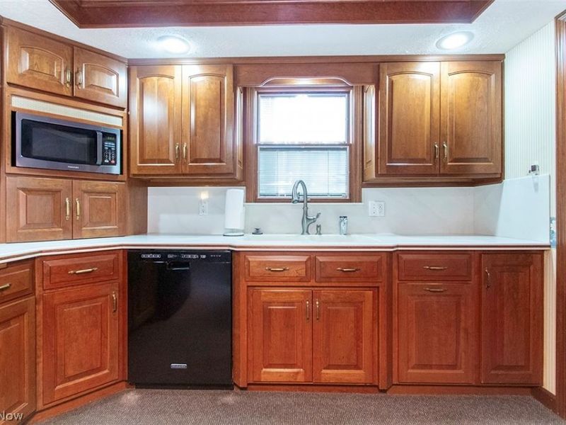 296 Windward Drive , Elyria, OH 44035 Photo 14