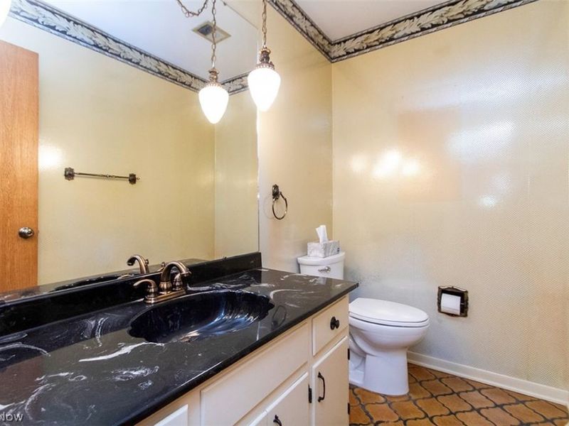 296 Windward Drive , Elyria, OH 44035 Photo 17