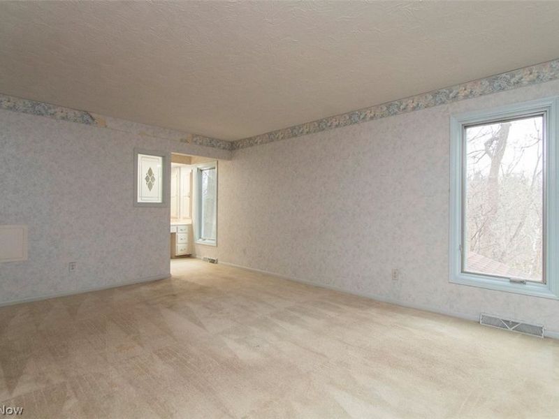 296 Windward Drive , Elyria, OH 44035 Photo 18