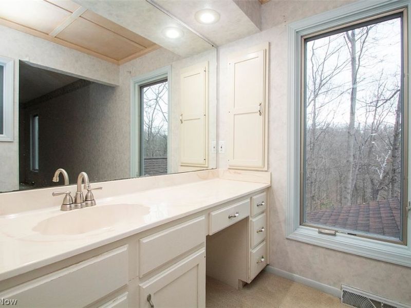 296 Windward Drive , Elyria, OH 44035 Photo 21