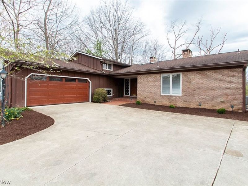 296 Windward Drive , Elyria, OH 44035 Photo 3