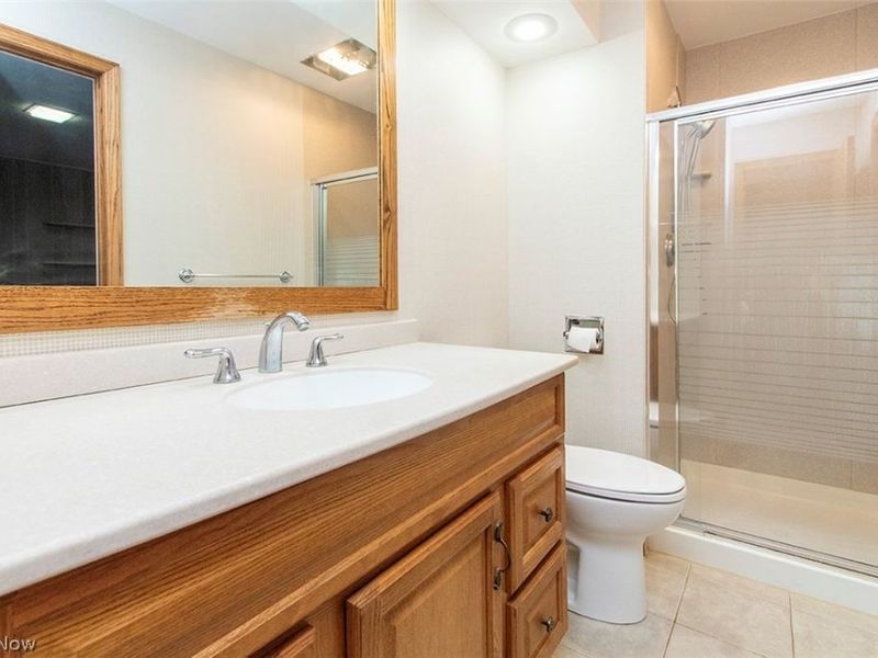 296 Windward Drive , Elyria, OH 44035 Photo 31