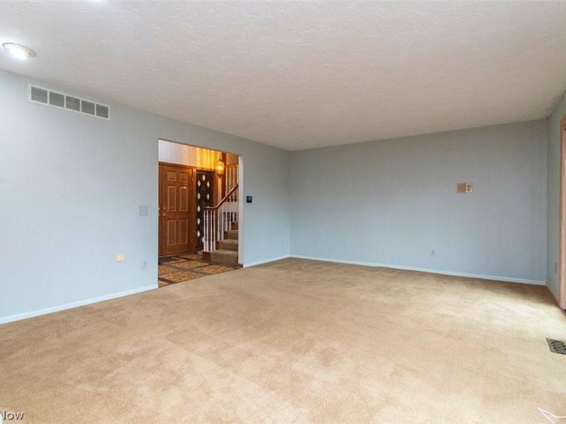 296 Windward Drive , Elyria, OH 44035 Photo 8