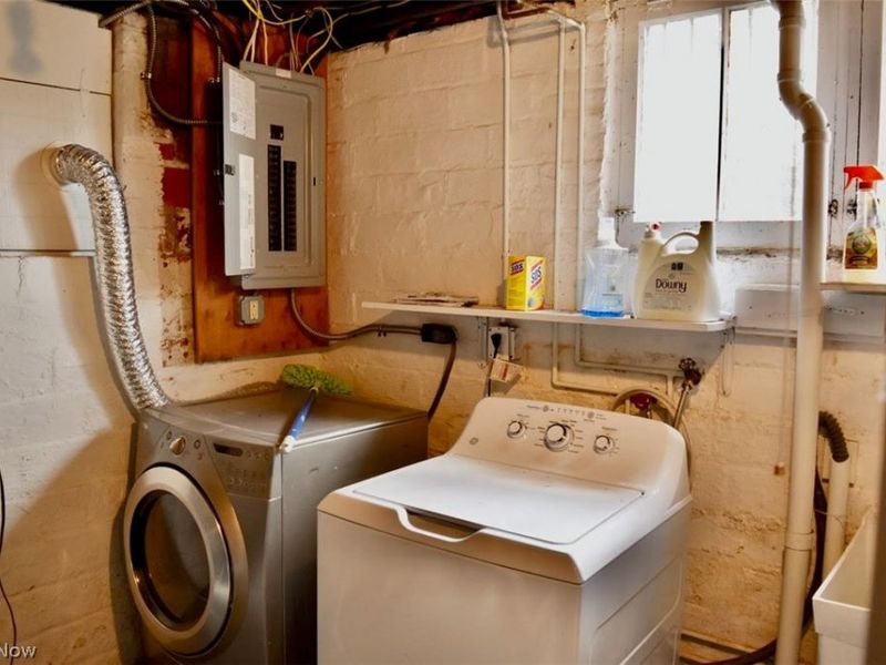 3181 Scarborough Road, Cleveland, OH 44118 Photo 14