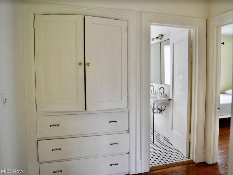 3181 Scarborough Road, Cleveland, OH 44118 Photo 18