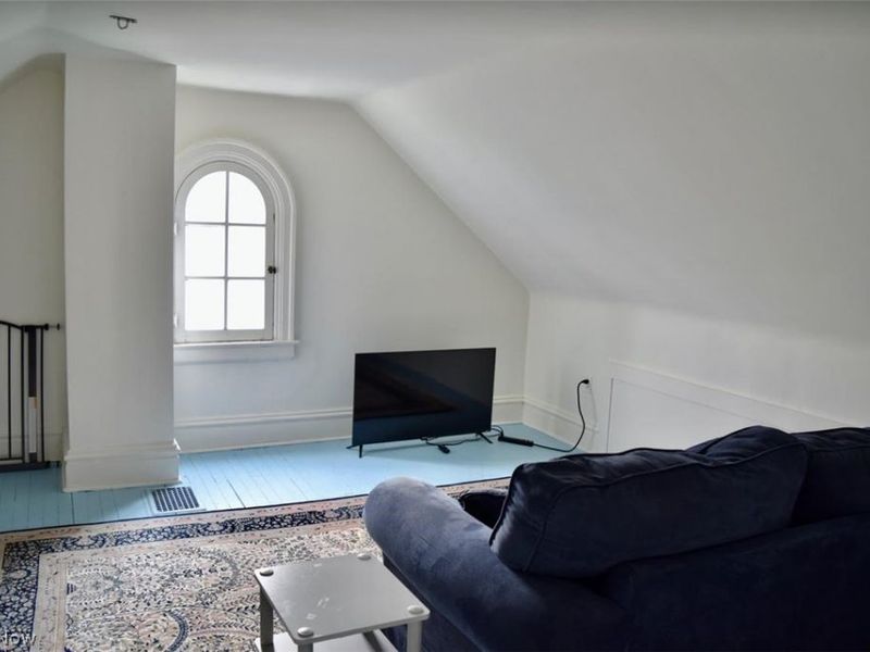 3181 Scarborough Road, Cleveland, OH 44118 Photo 23