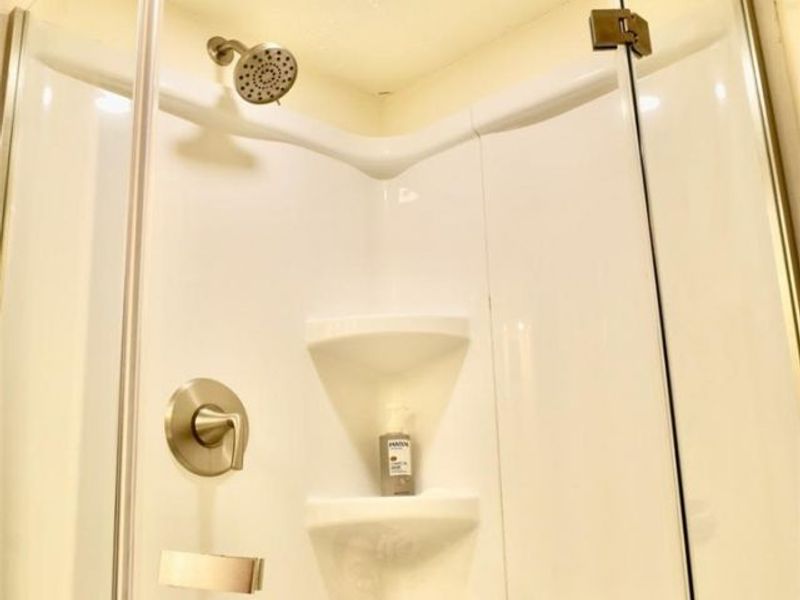 3181 Scarborough Road, Cleveland, OH 44118 Photo 24