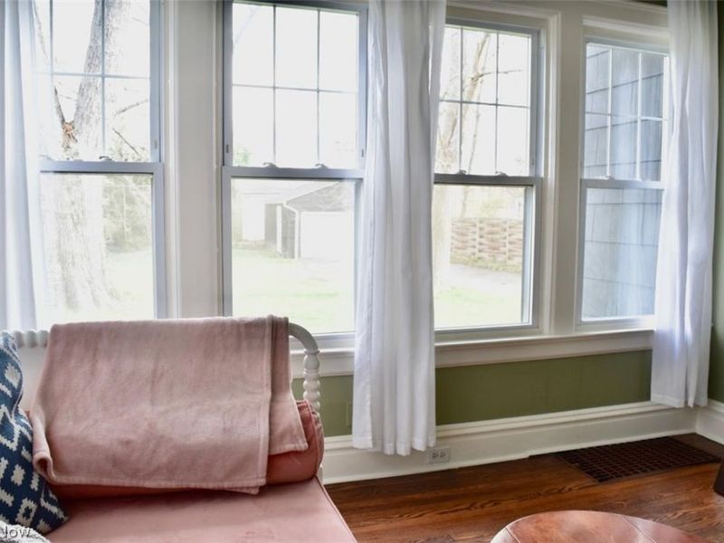 3181 Scarborough Road, Cleveland, OH 44118 Photo 9