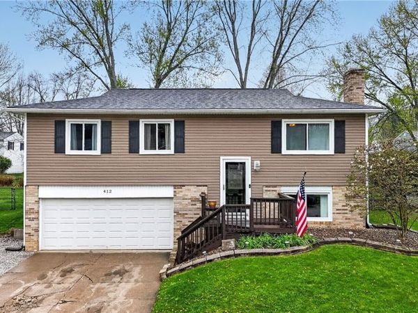 412 Stonewood Street , Canal Fulton, OH 44614