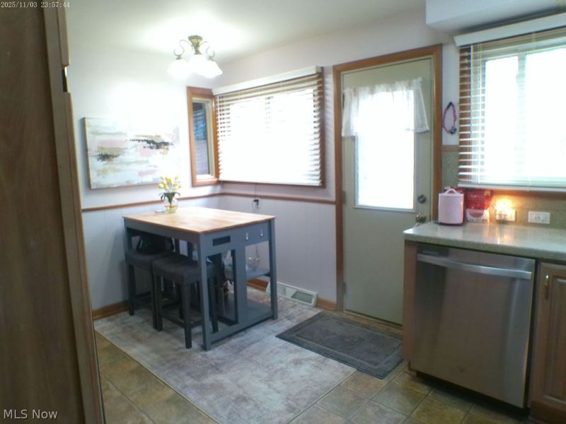 48 Lake Shore Drive, Youngstown, OH 44511 Photo 8