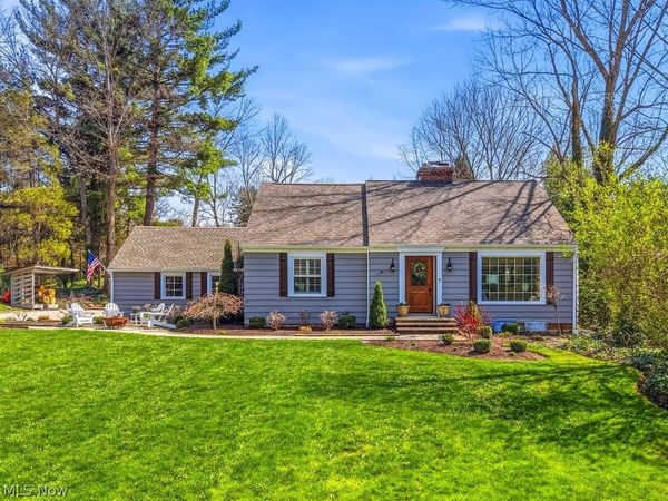 17145 Overlook Drive , Chagrin Falls, OH 44023