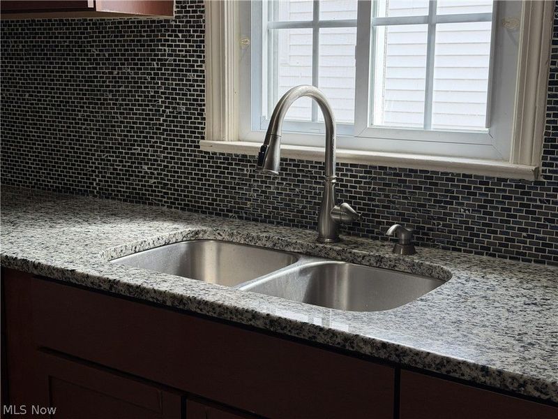 4088 W 49th Street, Cleveland, OH 44144 Photo 4