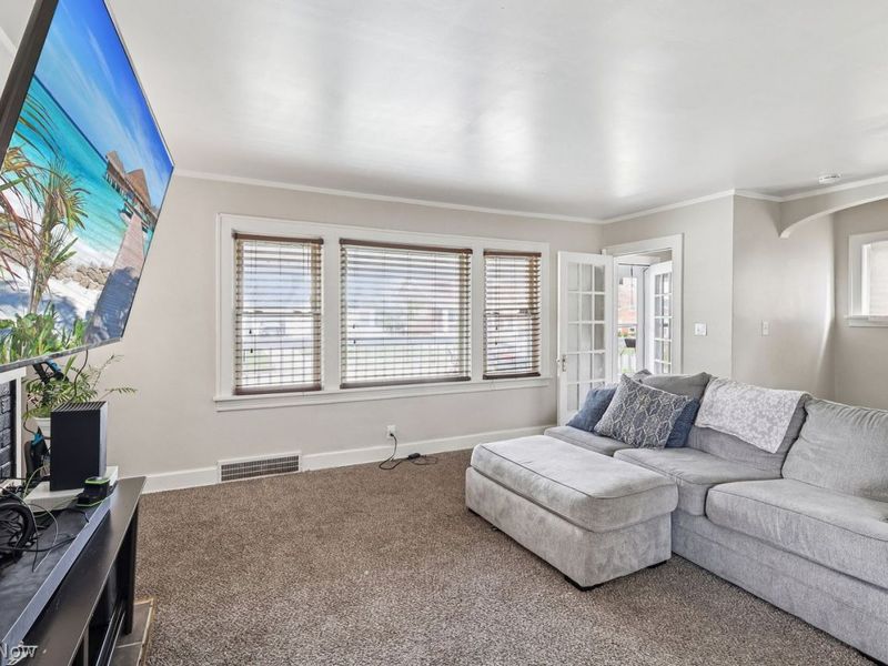 3854 Summit Park Road, Cleveland Heights, OH 44121 Photo 3