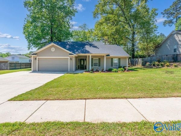 128 Lamirda Court NW, Huntsville, AL 35810