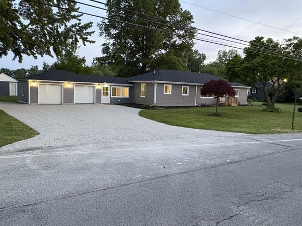 163 E Sterns Road, Temperance, MI 48182