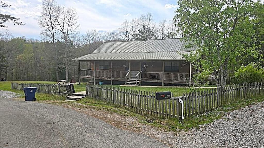 576 Laxton Road, Strunk, KY 42649