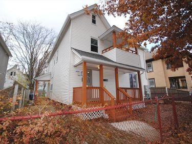 72 Hall St, Springfield, MA 01108