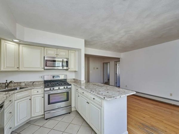 75 Summer St, Unit 3, Salem, MA 01970