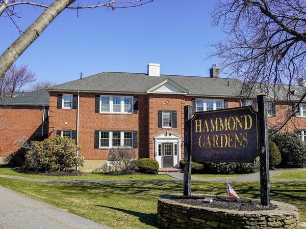 33 Hammond Pond Parkway, Unit 2, Newton, MA 02467