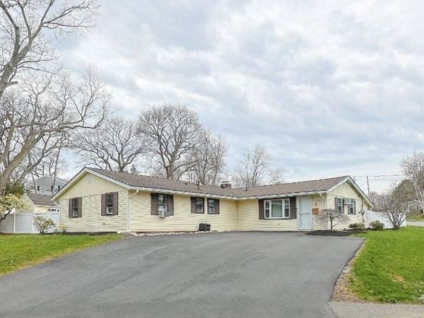 2 Villa Lane, Peabody, MA 01960