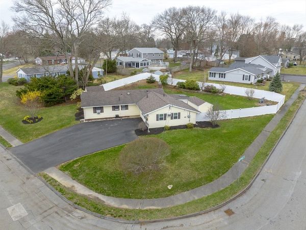 2 Villa Lane, Peabody, MA 01960