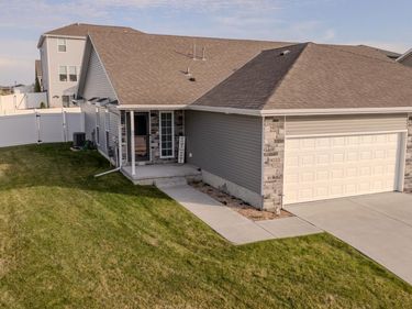 9033 Tumbleweed Drive, Lincoln, NE 68507
