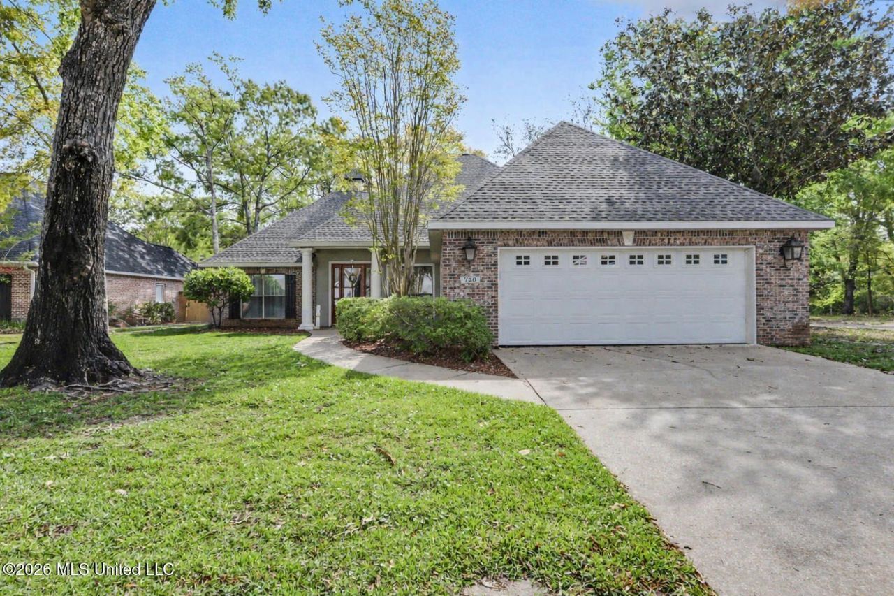 720 Oleander Lane, Biloxi, MS 39532 Main Photo