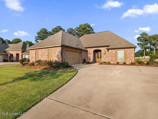 100 Mary Leigh Way, Madison, MS 39110