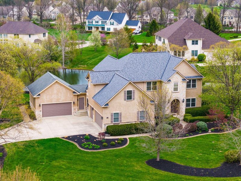 8674 Filiz Lane, Powell, OH 43065 Photo 2