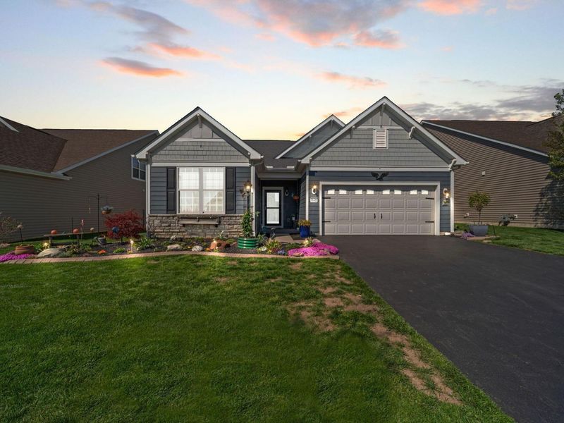 868 Zeller Circle, Pickerington, OH 43147 Photo 2