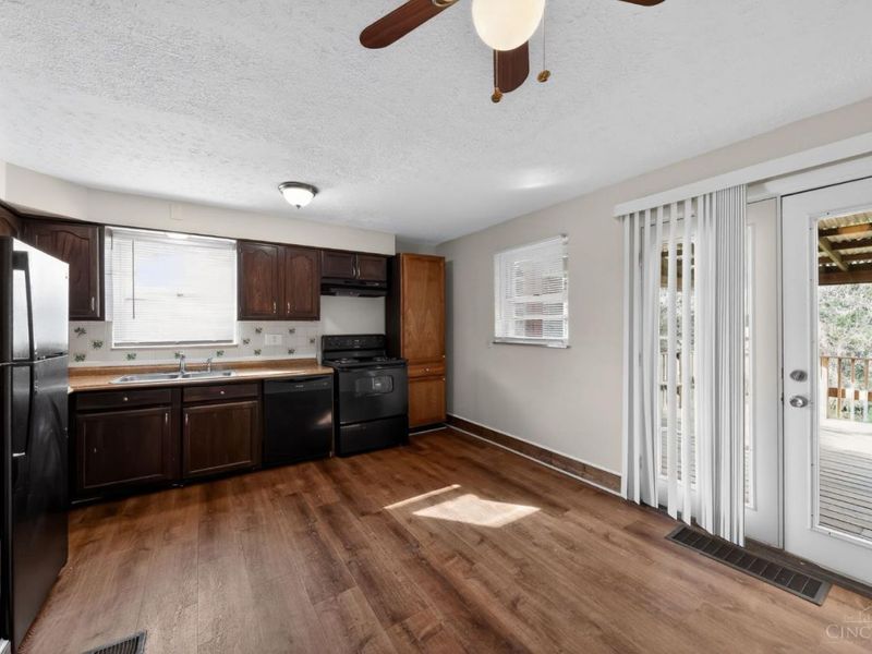 2290 Deblin Drive, Springfield Twp., OH 45239 Photo 10