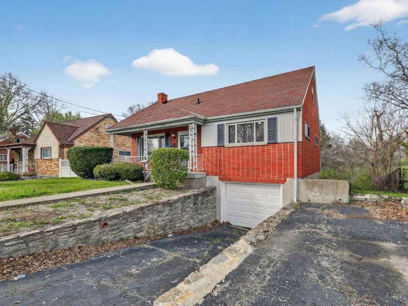 2290 Deblin Drive, Springfield Twp., OH 45239 Photo 3