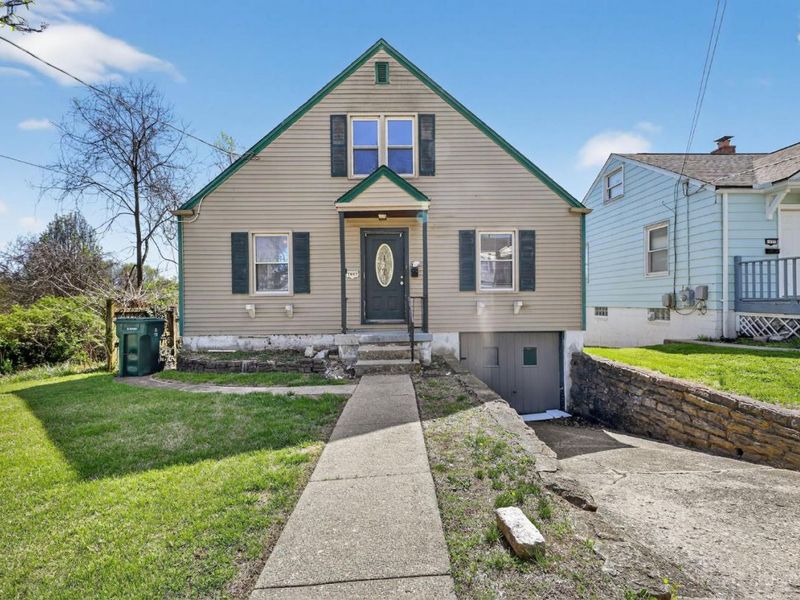 1893 Ashbrook Drive, Cincinnati, OH 45238 Photo 1