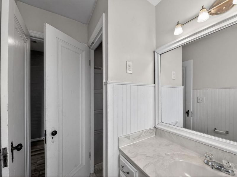 1893 Ashbrook Drive, Cincinnati, OH 45238 Photo 18