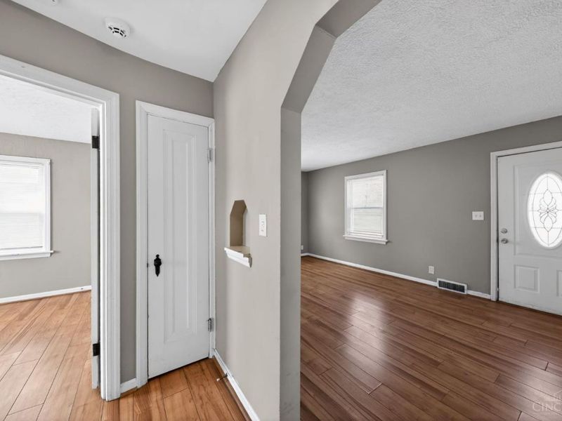 1893 Ashbrook Drive, Cincinnati, OH 45238 Photo 5