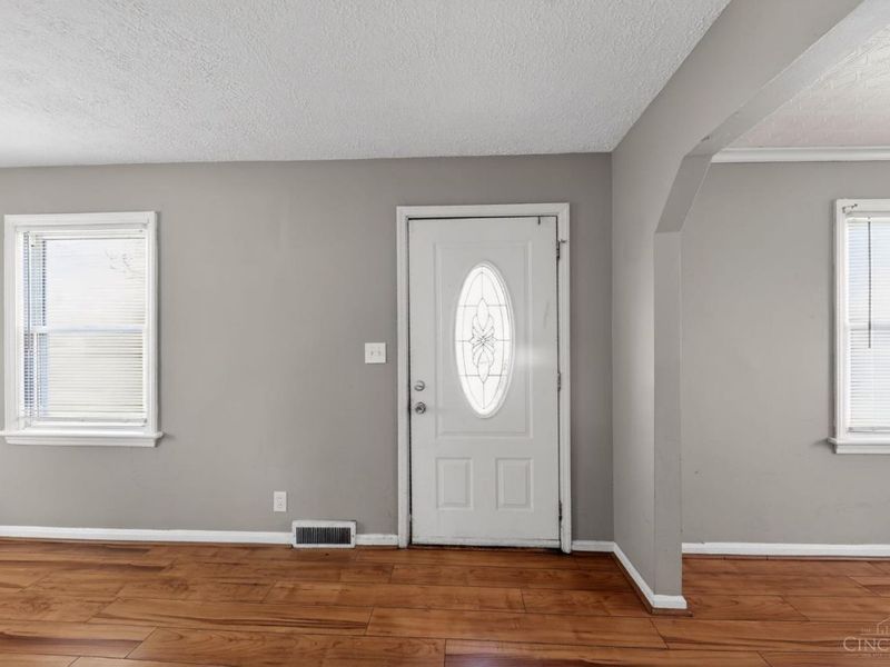 1893 Ashbrook Drive, Cincinnati, OH 45238 Photo 6