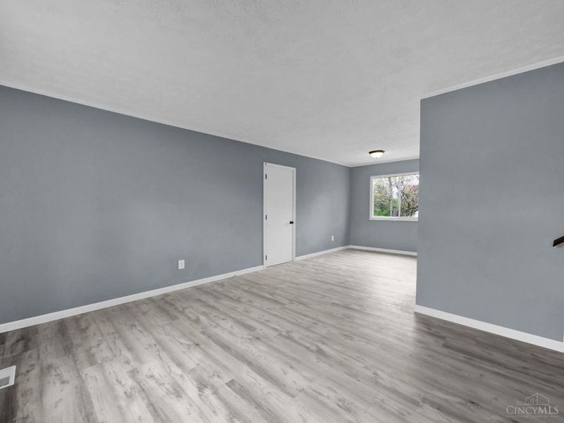 1034 W Kemper Road, Forest Park, OH 45240 Photo 10