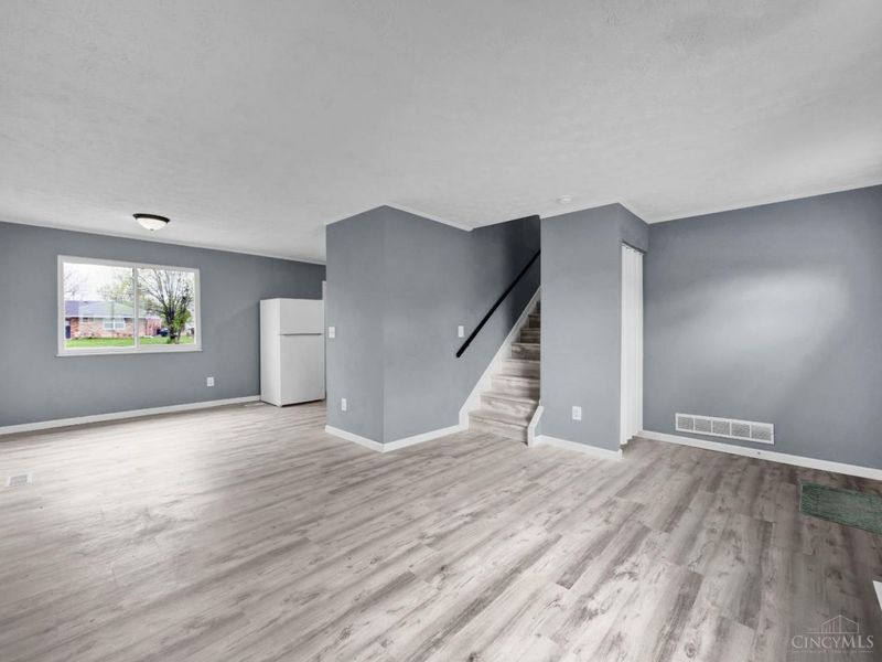 1034 W Kemper Road, Forest Park, OH 45240 Photo 12