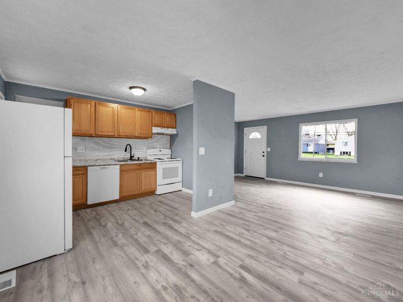 1034 W Kemper Road, Forest Park, OH 45240 Photo 14