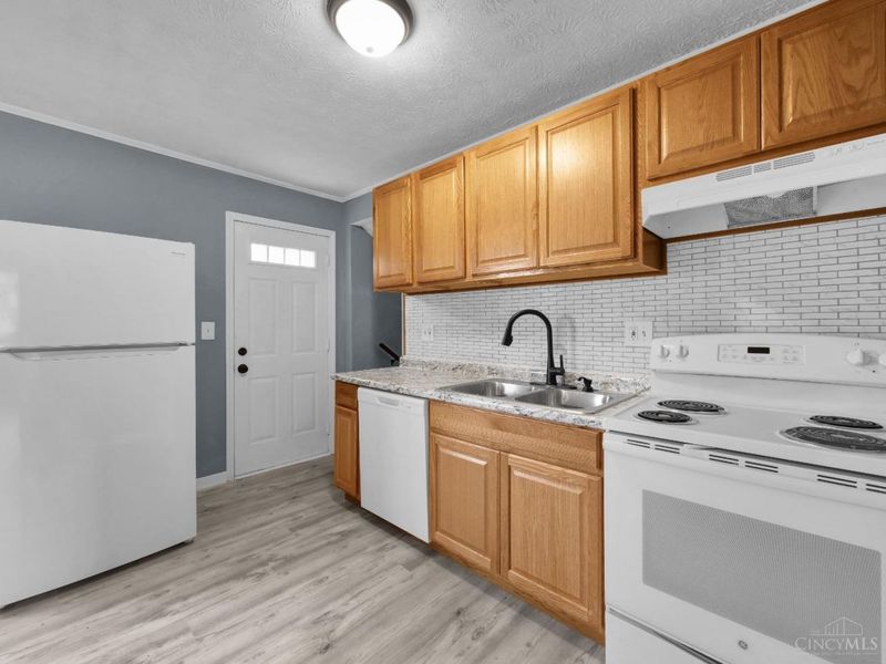 1034 W Kemper Road, Forest Park, OH 45240 Photo 15