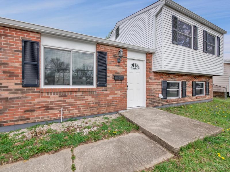 1034 W Kemper Road, Forest Park, OH 45240 Photo 6