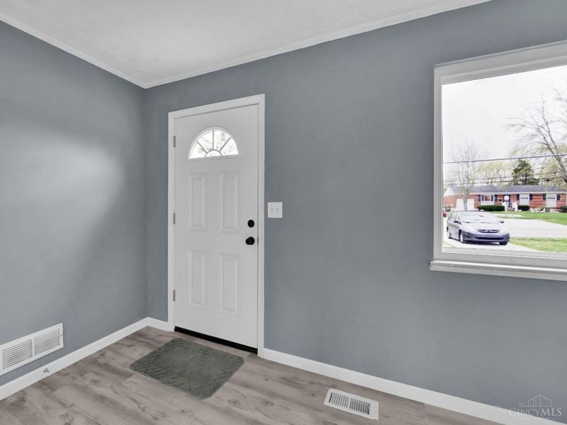 1034 W Kemper Road, Forest Park, OH 45240 Photo 8