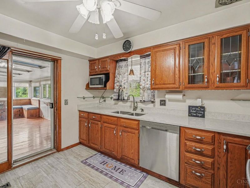 5338 Briarhill Drive, Delhi Twp, OH 45238 Photo 10