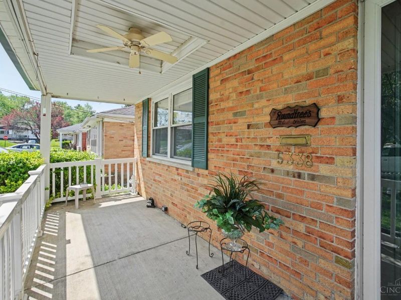 5338 Briarhill Drive, Delhi Twp, OH 45238 Photo 3