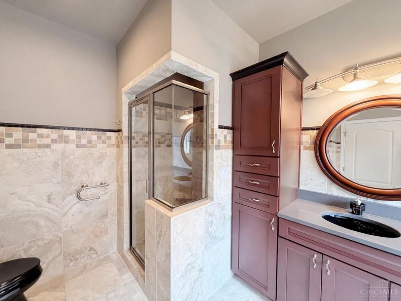 8016 Stonegate Drive, Anderson Twp, OH 45255 Photo 12