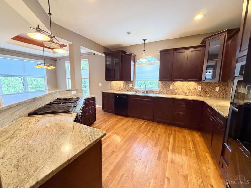 8016 Stonegate Drive, Anderson Twp, OH 45255 Photo 18