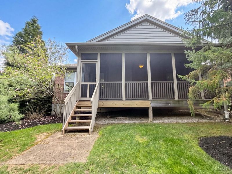 8016 Stonegate Drive, Anderson Twp, OH 45255 Photo 5