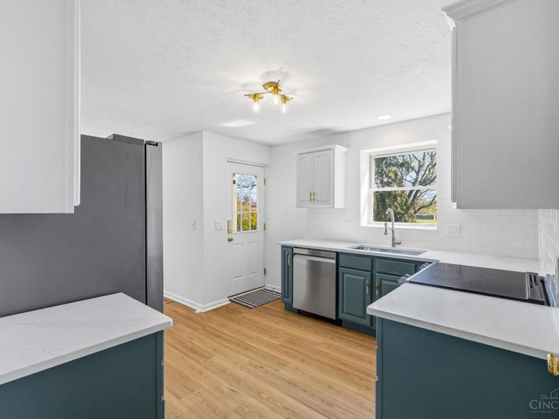 4407 Raceview Avenue, Green Township, OH 45211 Photo 11