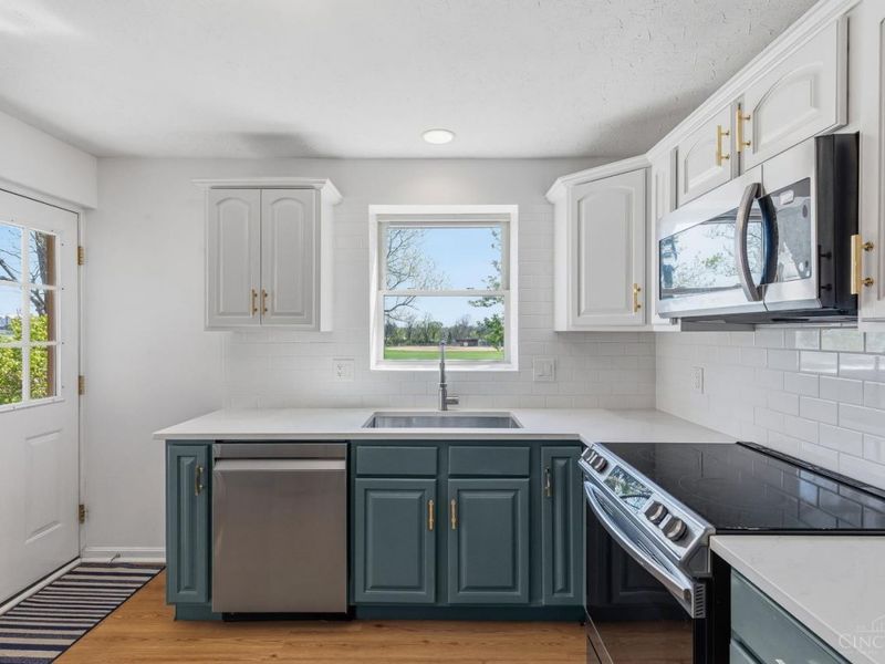 4407 Raceview Avenue, Green Township, OH 45211 Photo 13