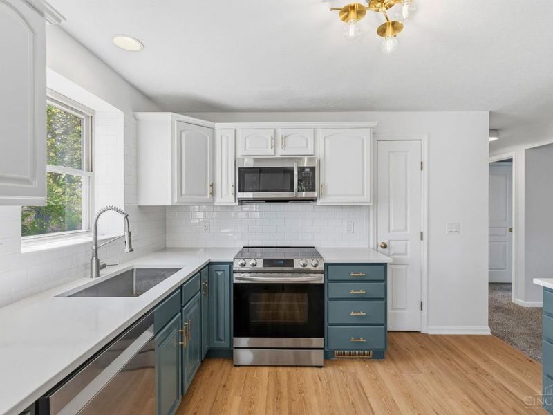 4407 Raceview Avenue, Green Township, OH 45211 Photo 14